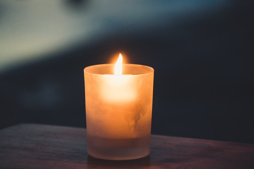 5 Common Mistakes with Wooden vs Cotton Wicks (And How to Avoid Them)